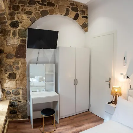 View , Luxury Old Town Apartment *